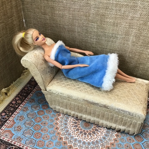 Vintage Small Jewelry Music Box - Picture 10 of 16